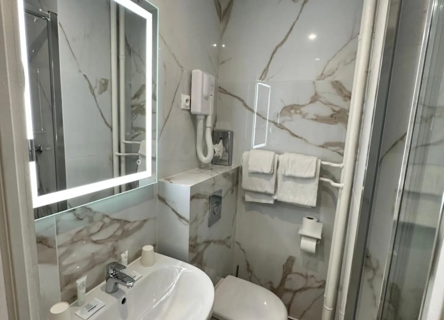 Riviera Renovated Szálloda 3*